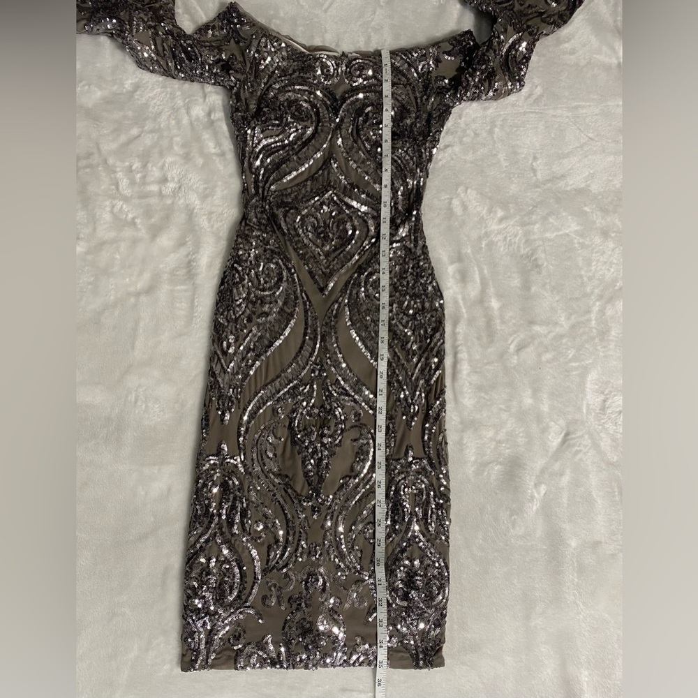 Betsy & Adam Sequenced Dress Size 4 - Picture 11 of 11
